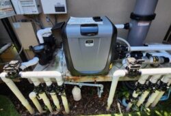 Pool-heat-pump-on-side-of-home-2