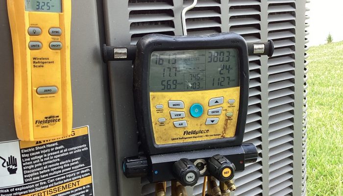 Wireless air pressure manifold kit used for AC repair.